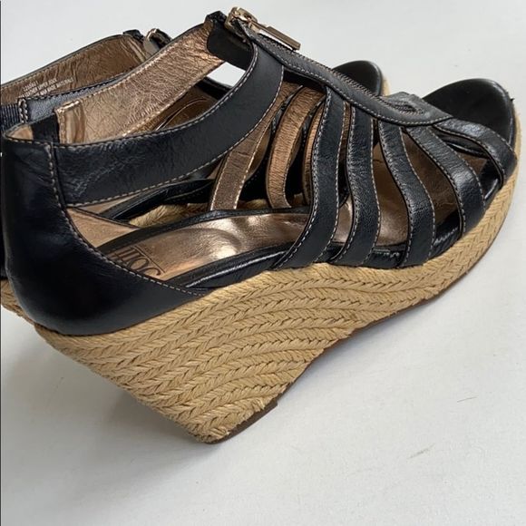 EUC Sofft leather wedge sandals - Picture 7 of 8